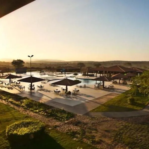 Flat térreo com duas suítes (até 8 pessoas) no Canarius Resort em Gravatá