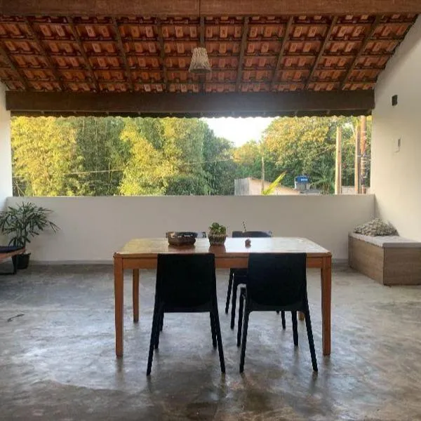 Chalé com Varanda Grande e Terraço Vista Mar