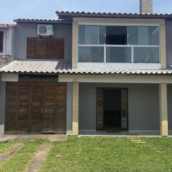 Casa com 4 quartos e piscina pra aproveitar