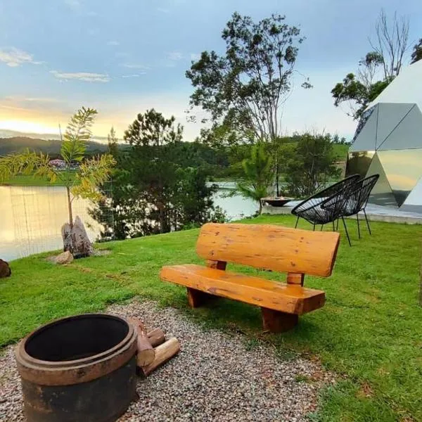 Lunar HOME (Casa Bolha) Pé na água